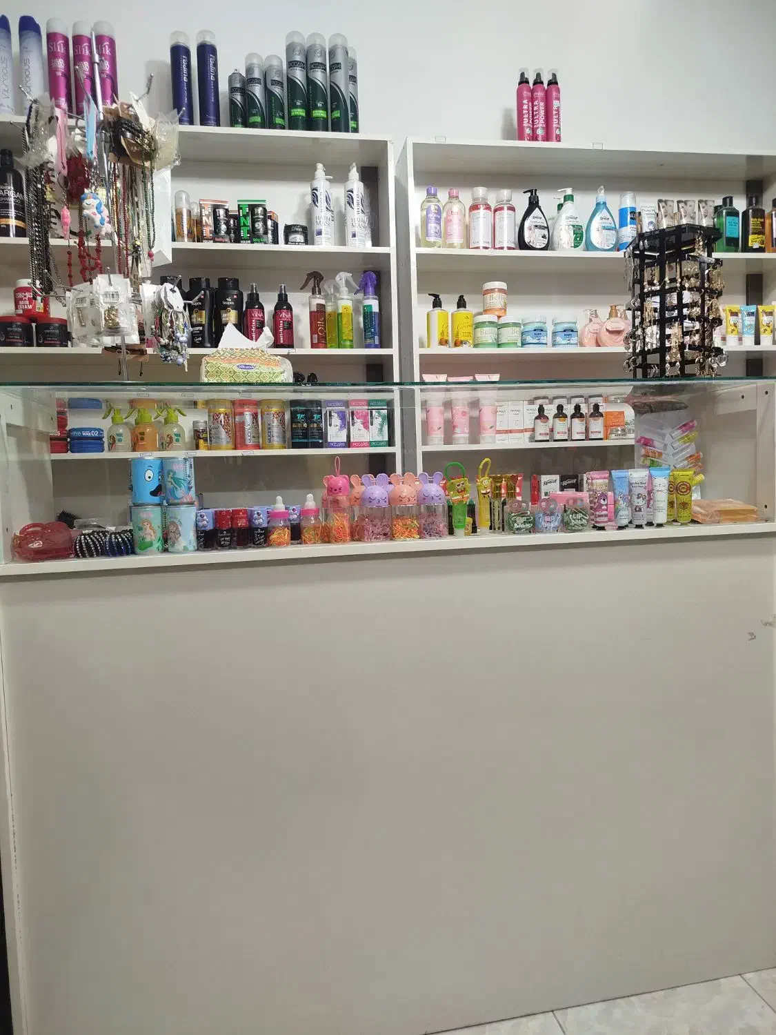 واگذاری کامل مغازه لوازم آرایشی و بهداشتی|آرایشی، بهداشتی، درمانی|تربت جام, یحیی آباد|دیوار