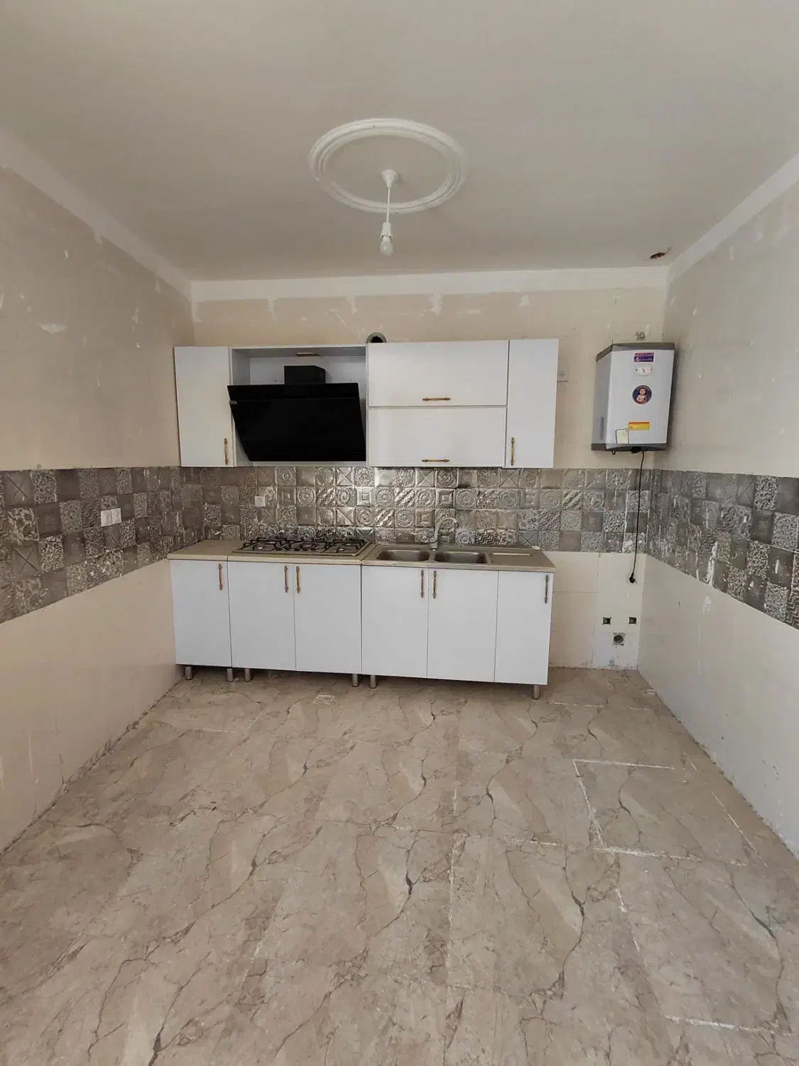 فروش منزل ۱۰۵ متری دوخوابه واقع درکرونی|فروش خانه و ویلا|شیراز, کرونی(خاتونک)|دیوار