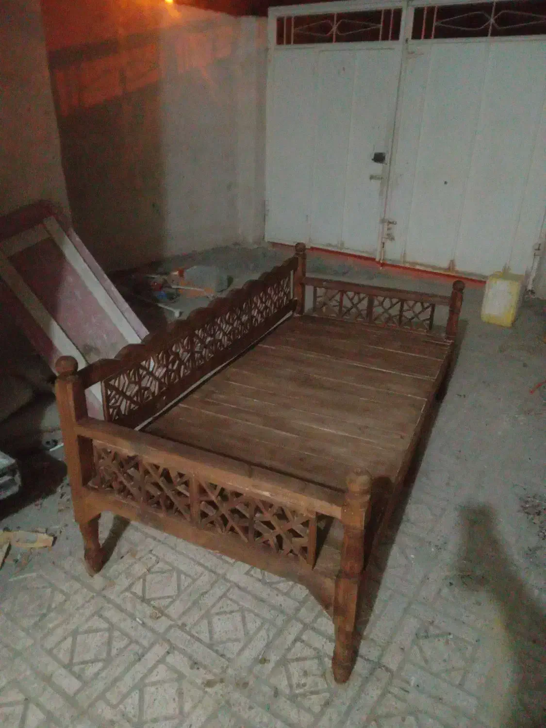 تخت سنتی چوبی۲عدد|صندلی و نیمکت|میناب, |دیوار