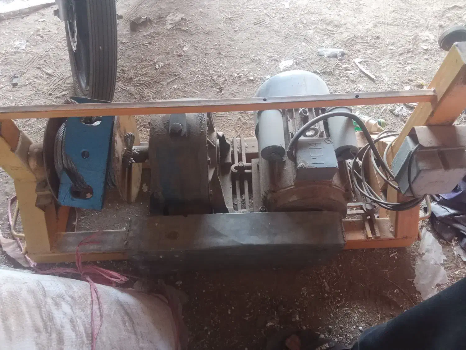 بالابر ساختمانی|مصالح و تجهیزات ساختمان|نوده انقلاب, |دیوار