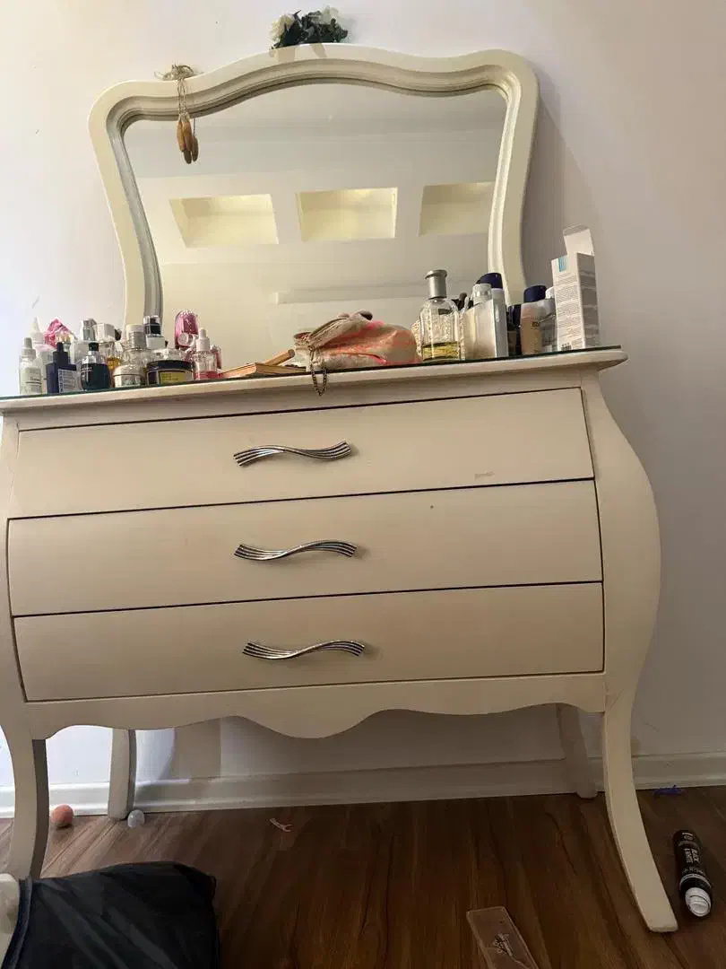 سرویس خواب|تخت و سرویس خواب|رشت, منظریه|دیوار