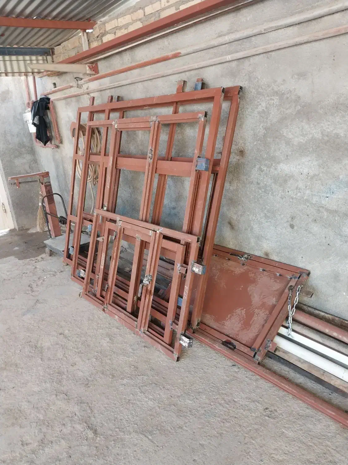 جوشکاری وبرشکاری ثابت‌ وسیار بابیش از۲۵سال سابقه|خدمات پیشه و مهارت|آمل, |دیوار