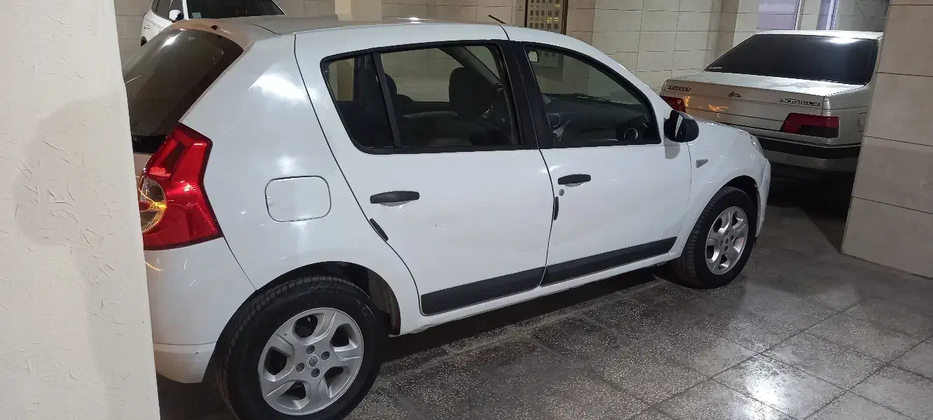 ساندرو|خودرو سواری و وانت|بندرعباس, |دیوار