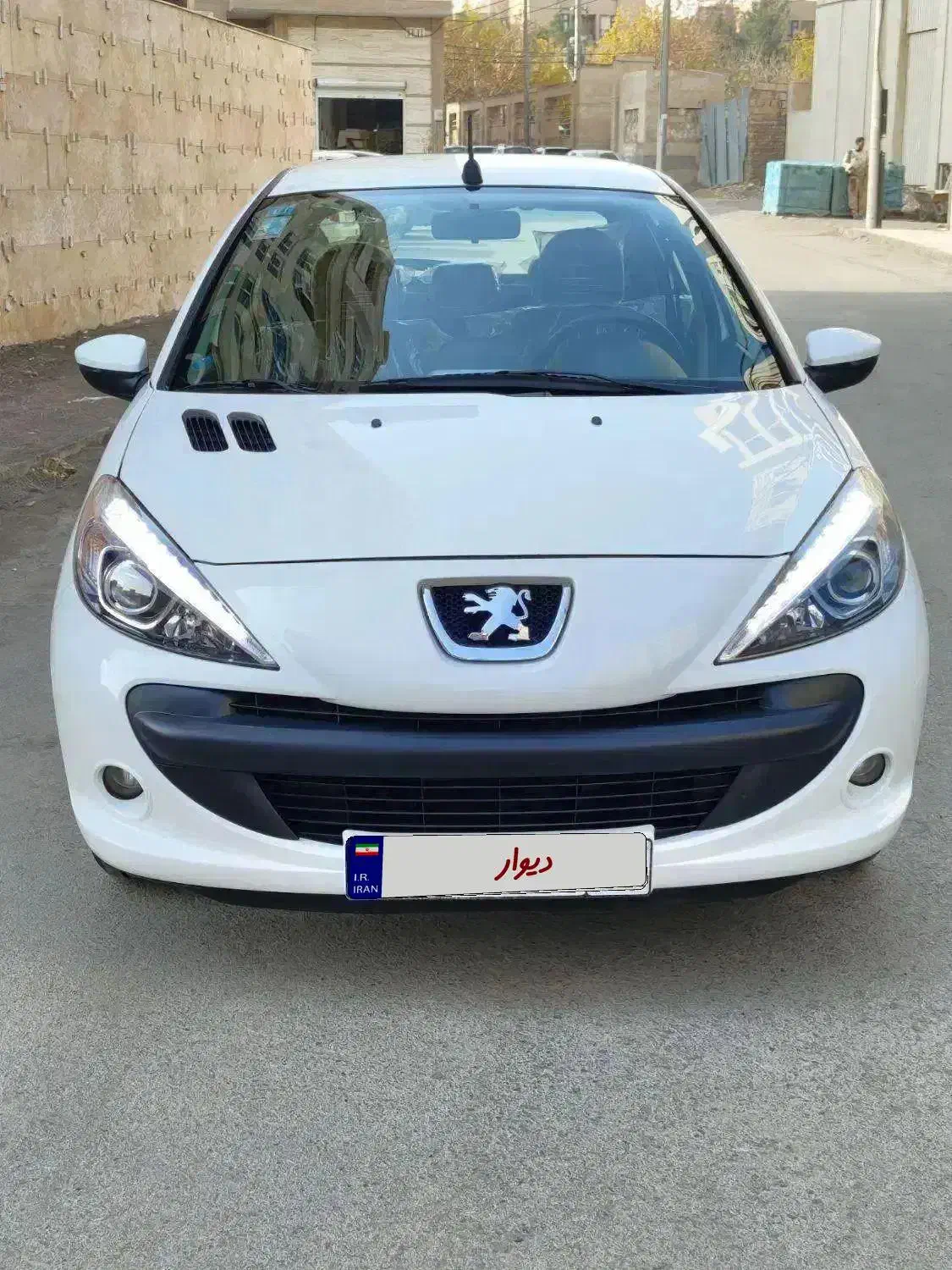 پژو ۲۰۷ دنده ای تمیز|خودرو سواری و وانت|مشهد, حجاب (شهرک غرب)|دیوار