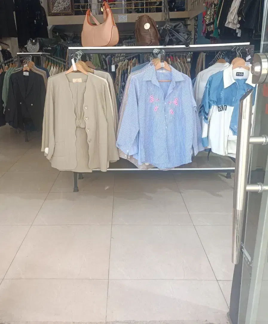 فروشندگی لباس زنانه|استخدام بازاریابی و فروش|خوی, |دیوار