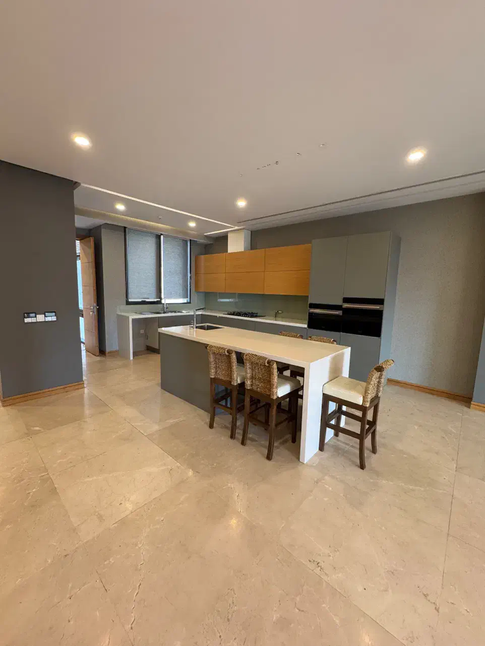 ۳۰۵مترنوساز۳خواب مستر ولنجک/مشاعات آبی/۳۰متر بالکن