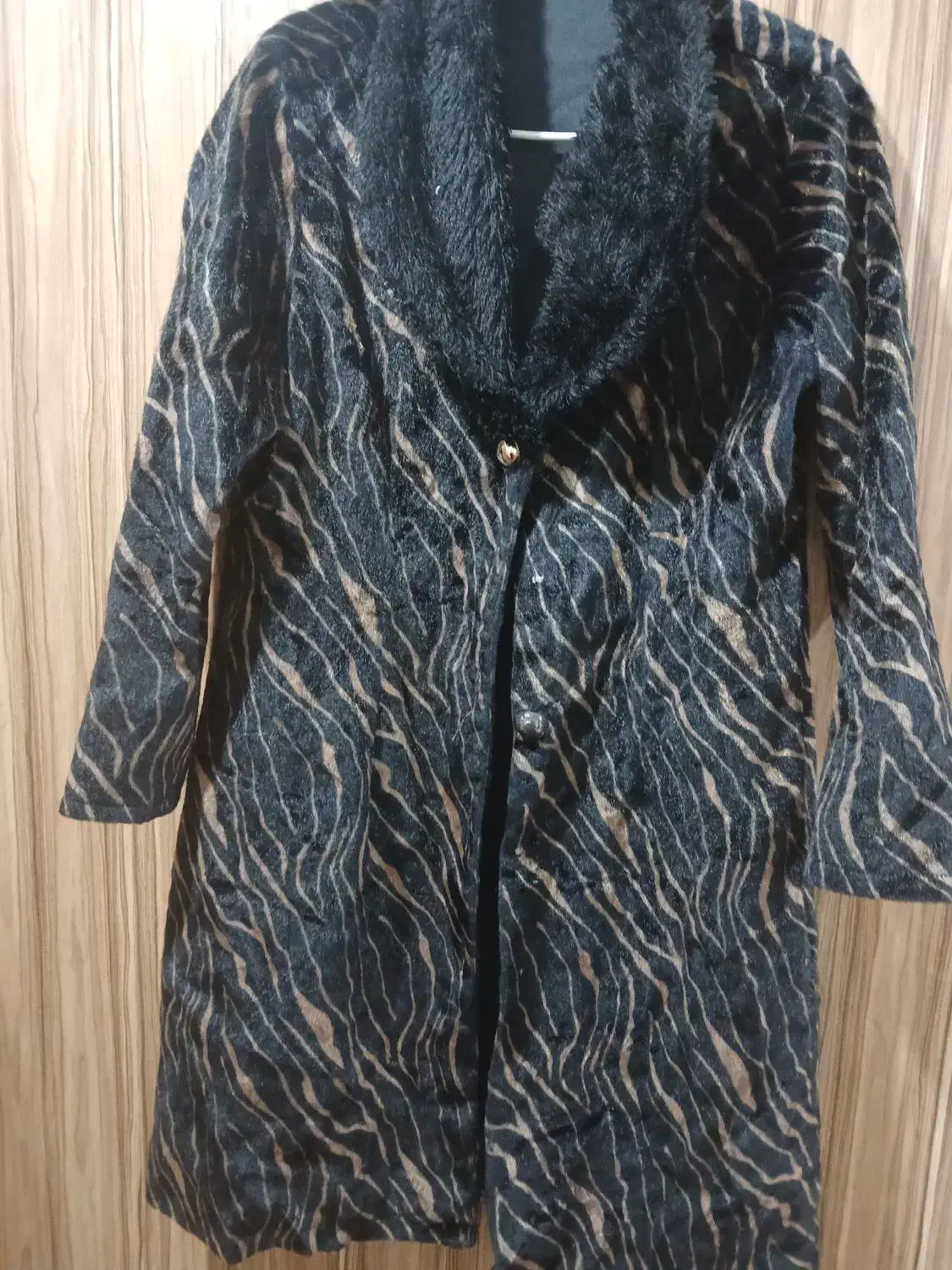 پالتو مخمل پلنگی|لباس|اهواز, منبع اب|دیوار