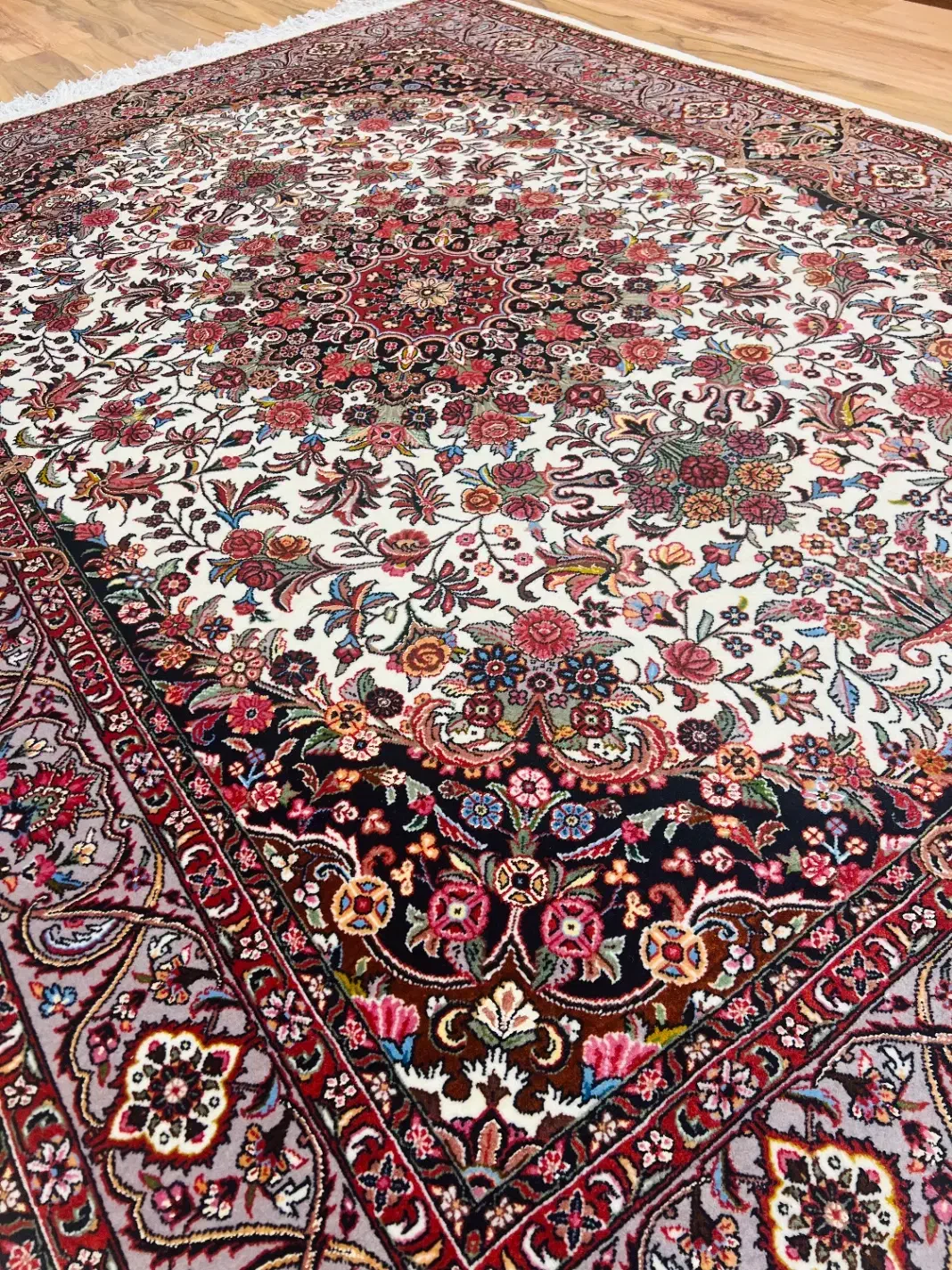 جفت قالیچه بیجار|فرش|تهران, حصار بوعلی|دیوار