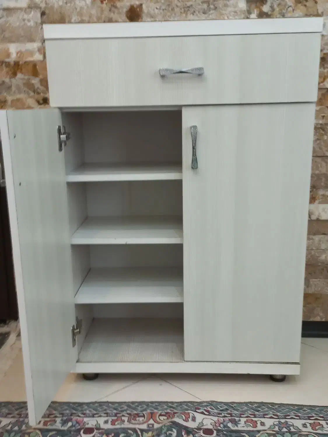 جاکفشی|جاکفشی، کمد، دراور|شهریار, شهریار|دیوار