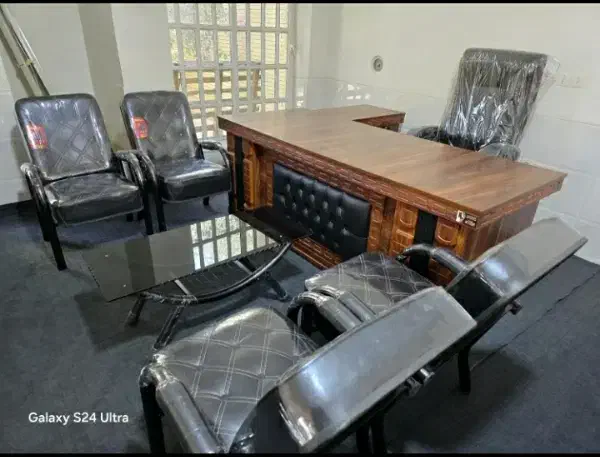 میز مدیریت صندلی انتظار آراد|مبلمان اداری|رشت, پیرکلاچای|دیوار