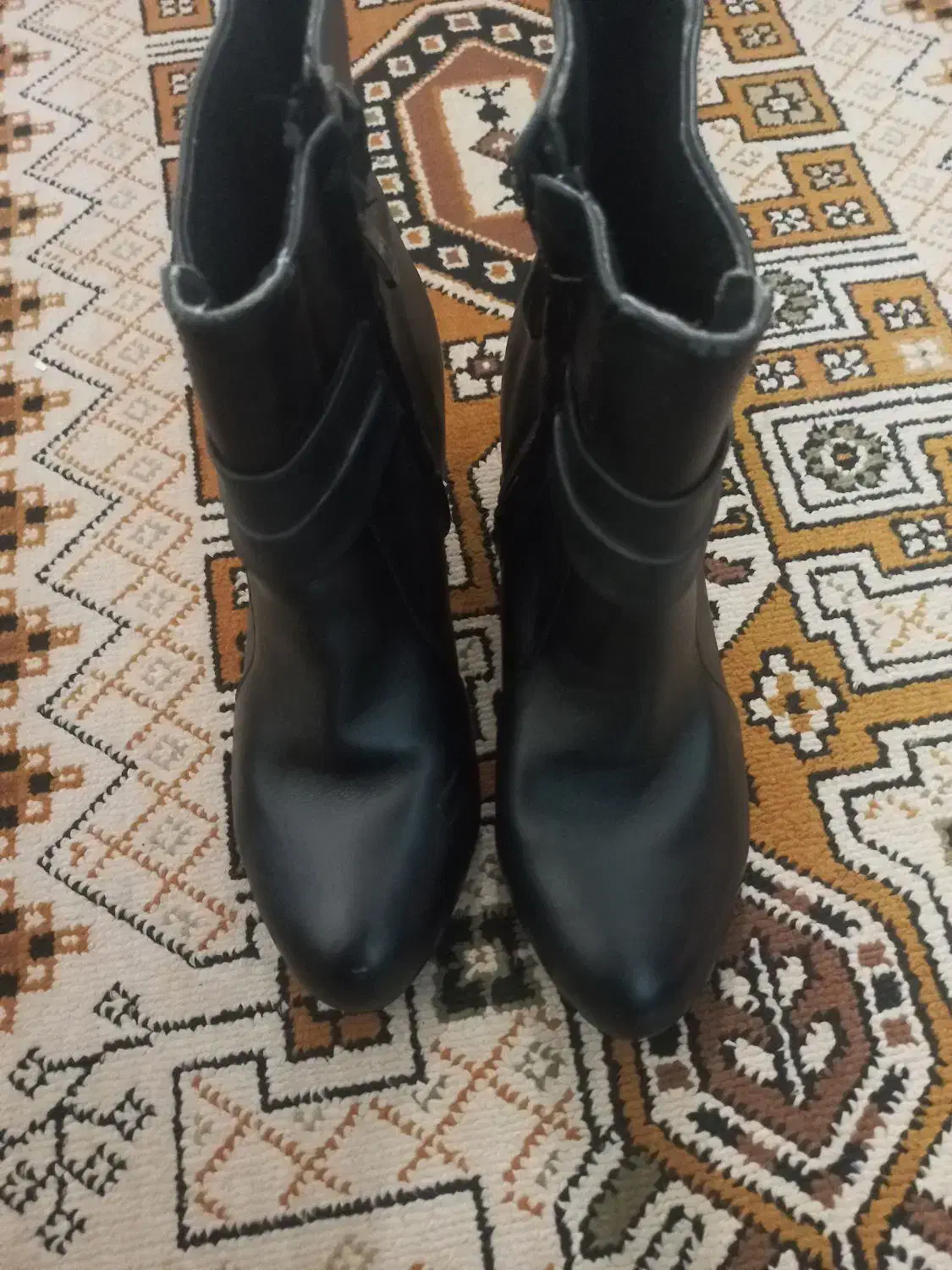 کفش نیم بوت|کیف، کفش، کمربند|پیشوا, |دیوار