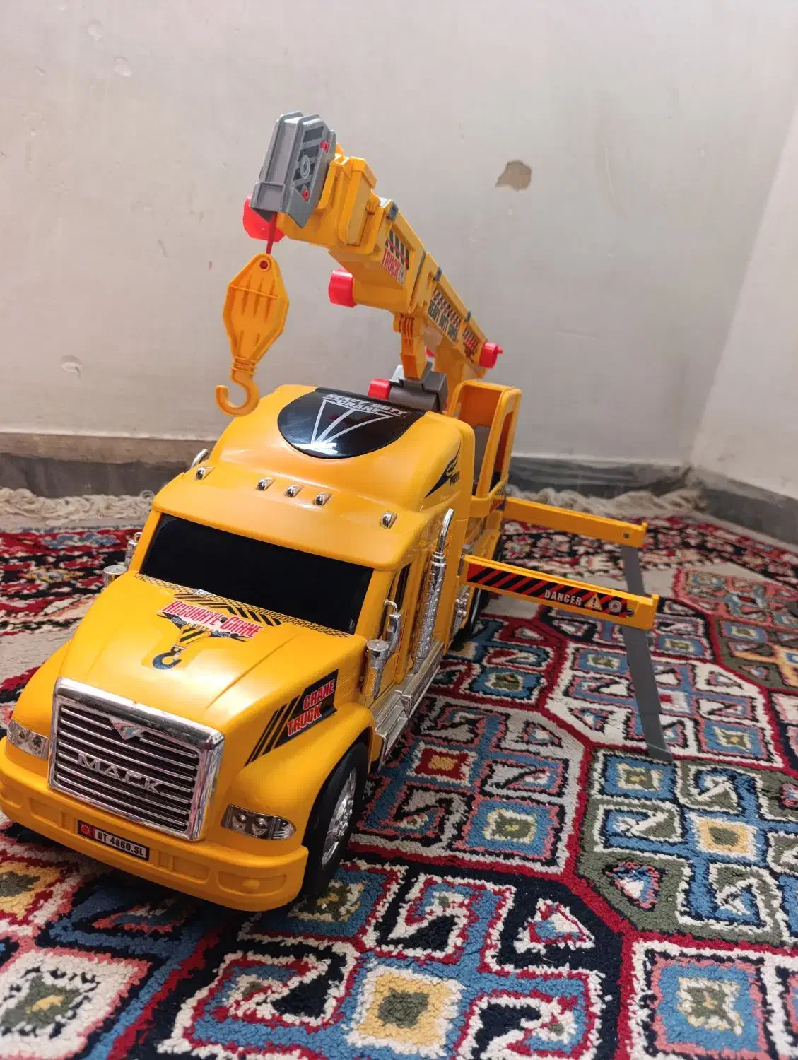 جرسقیل اسباب بازی|اسباب‌‌بازی|صدرا-فارس, فاز ۱|دیوار