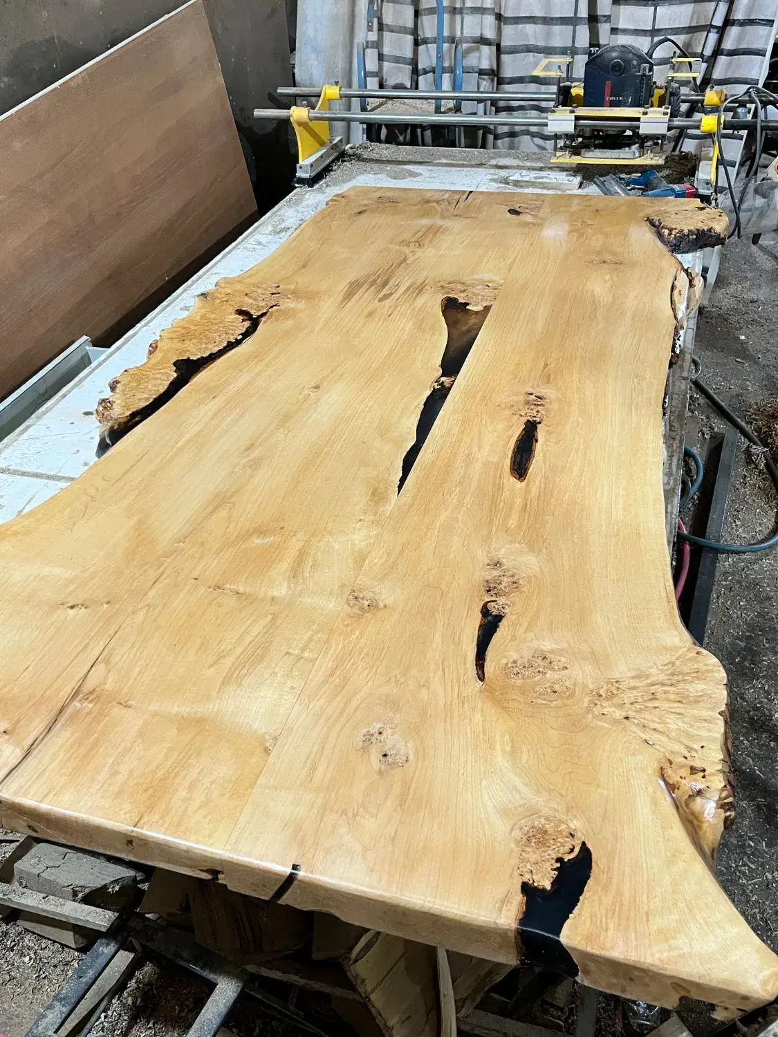 میز چوب و رزین لوکس ۱۰ نفره برای پذیرایی خاص|میز و صندلی غذاخوری|شوش, |دیوار