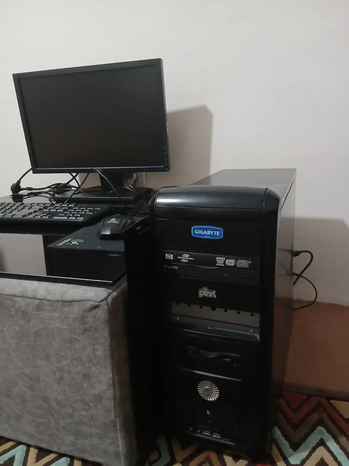 کامپیوتر خانگی|رایانه رومیزی|صدرا-فارس, فاز ۱|دیوار