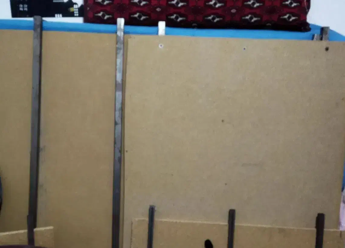 تخت دونفره فرفوژه سفید|تخت و سرویس خواب|شاهین‌شهر, شهرک گلدیس|دیوار