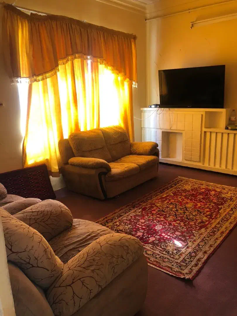 منزل پارکینگ دار مرکزشهر با کمترین قیمت|اجارهٔ کوتاه‌مدت آپارتمان و سوئیت|شیراز, بعثت|دیوار