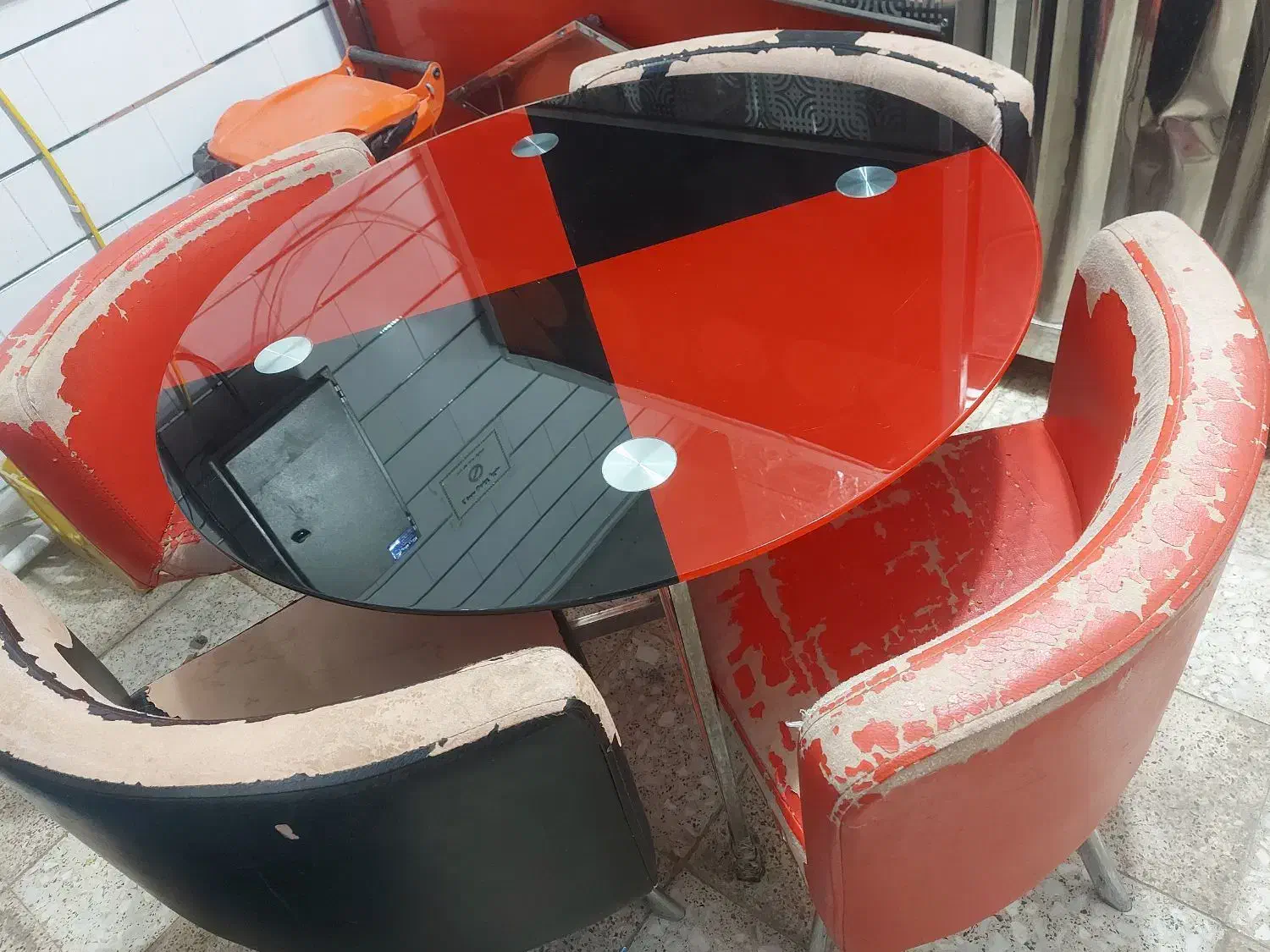 میز و صندلی|میز و صندلی غذاخوری|باغ بهادران, |دیوار