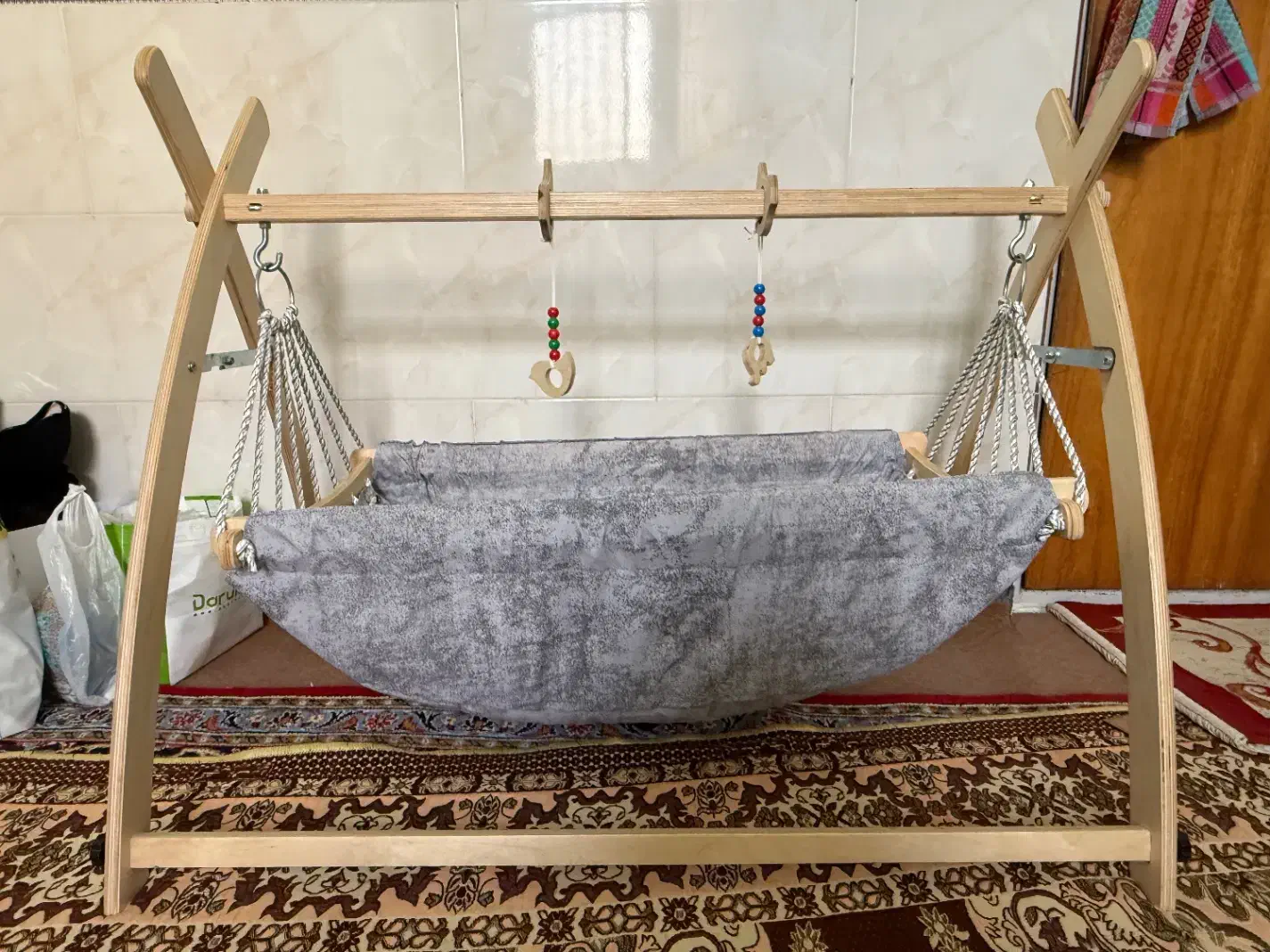 گهواره نوزاد|تخت و صندلی بچه|تفرش, |دیوار