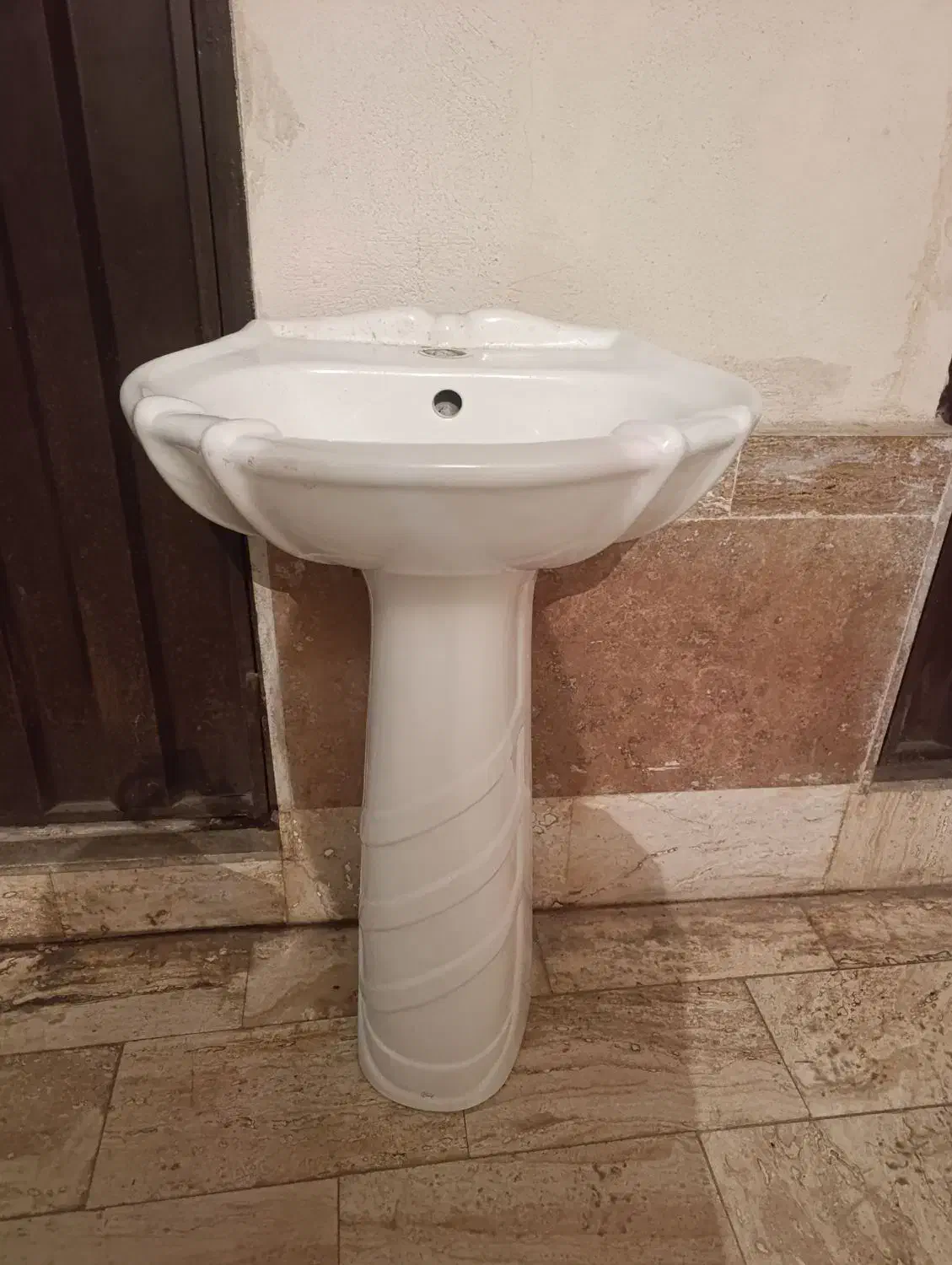 روشویی|لوازم سرویس بهداشتی|رشت, گلزاران|دیوار