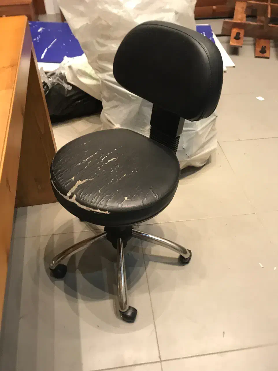 فروش صندلی اداری وتابلو و بخا ری|مبلمان اداری|ایزدشهر, |دیوار