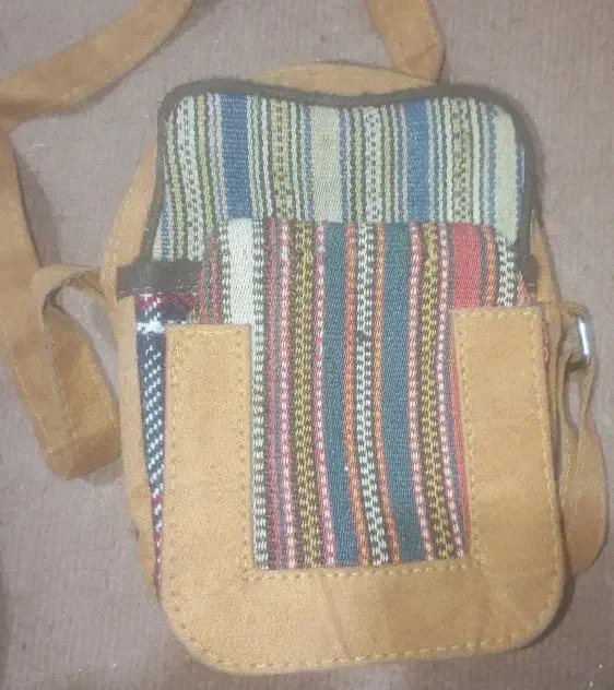 کیف|کیف، کفش، کمربند|دوگنبدان, |دیوار