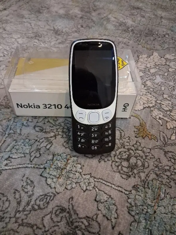 Nokia 3210|موبایل|میانه, |دیوار