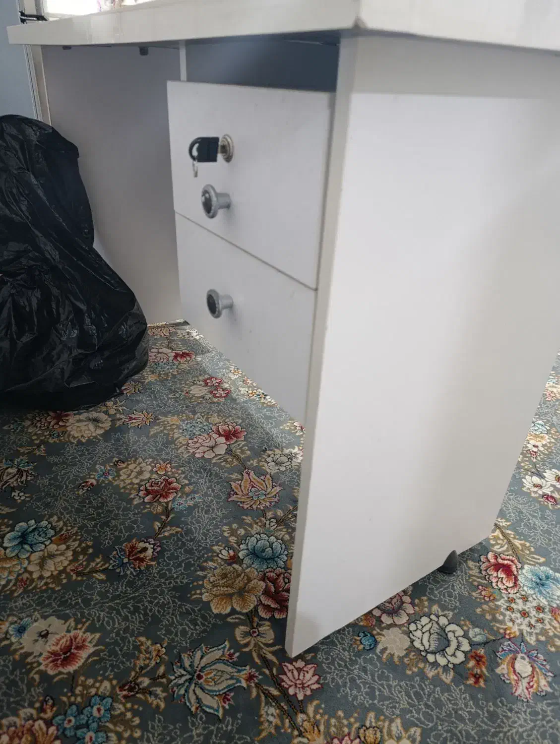 میز|میز تحریر و کامپیوتر|یاسوج, |دیوار