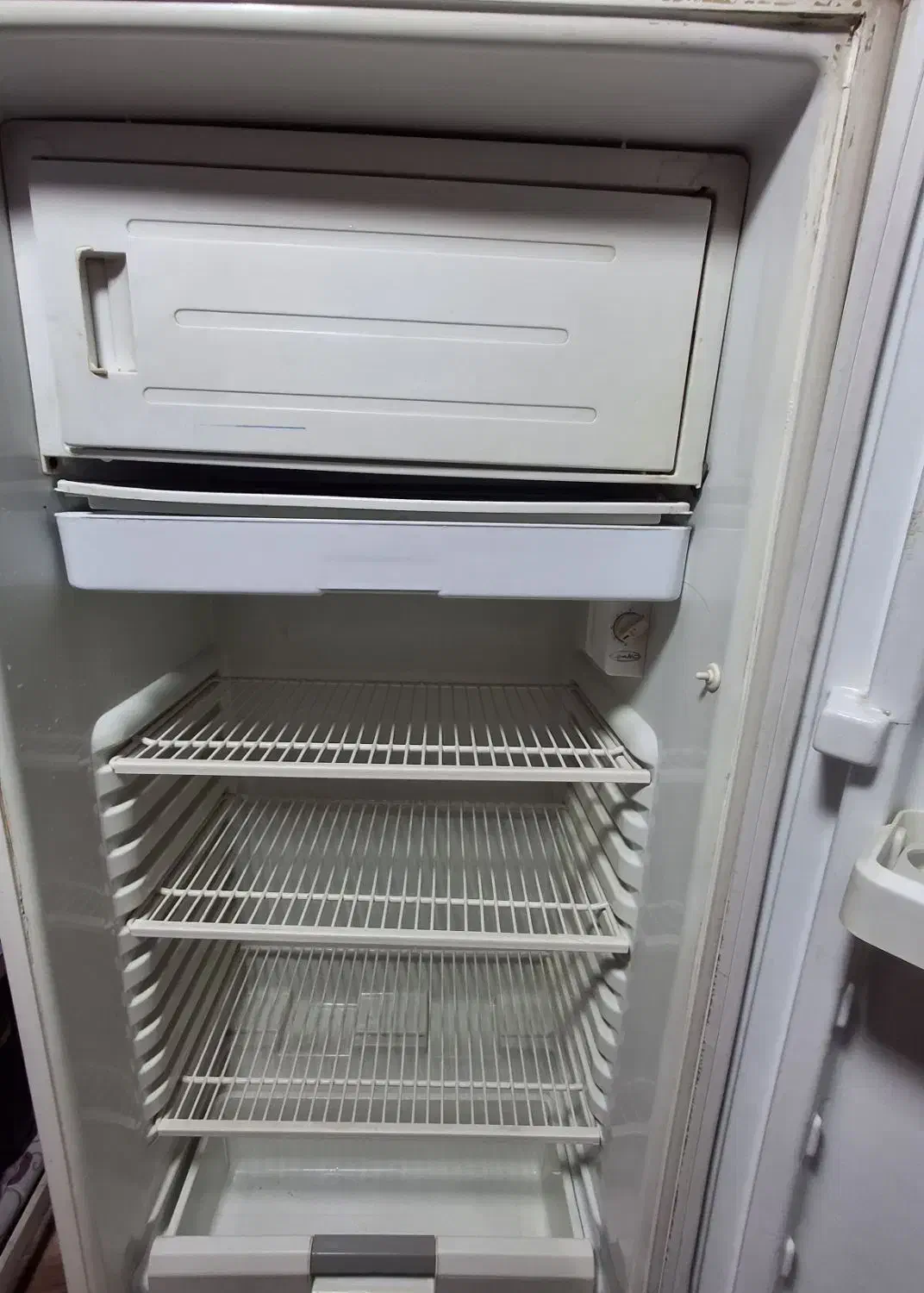 یخچال کارکرده|یخچال و فریزر|گوراب زرمیخ, |دیوار