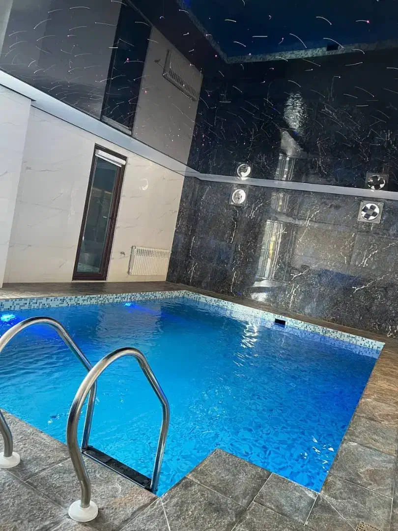 استخر نوساز 3 خوا ب|اجارهٔ کوتاهمدت ویلا و باغ|رویان, |دیوار