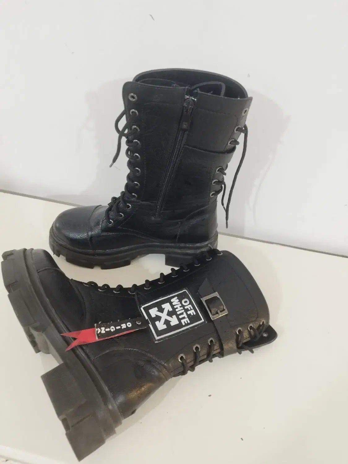 نیم بوت نو|کیف، کفش، کمربند|قره ضیاالدین, |دیوار