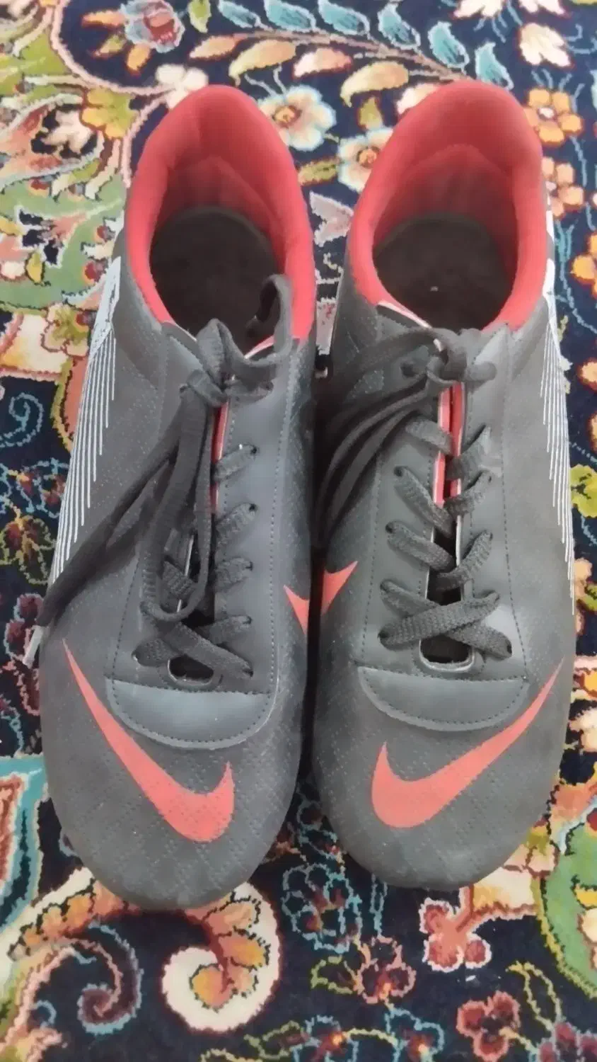 کفش فوتبالی ( استوک)|تجهیزات ورزشی|جهرم, |دیوار