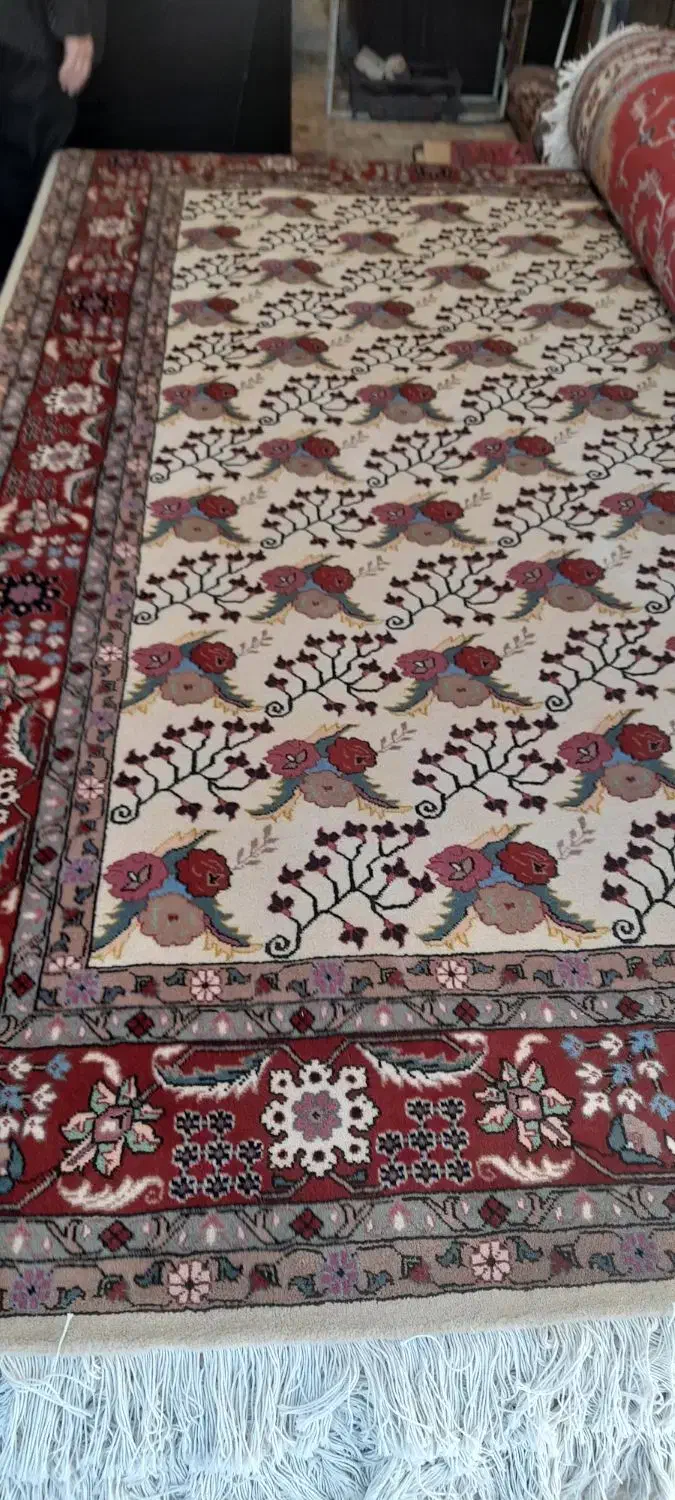 فرش دستباف گل رز|فرش|اردبیل, |دیوار