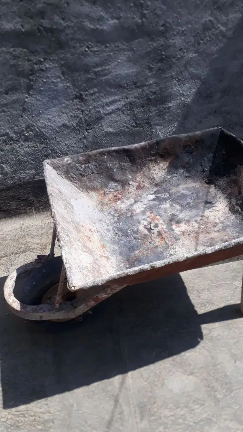 فرغون|ابزارآلات|مشهد, طبرسی شمالی|دیوار