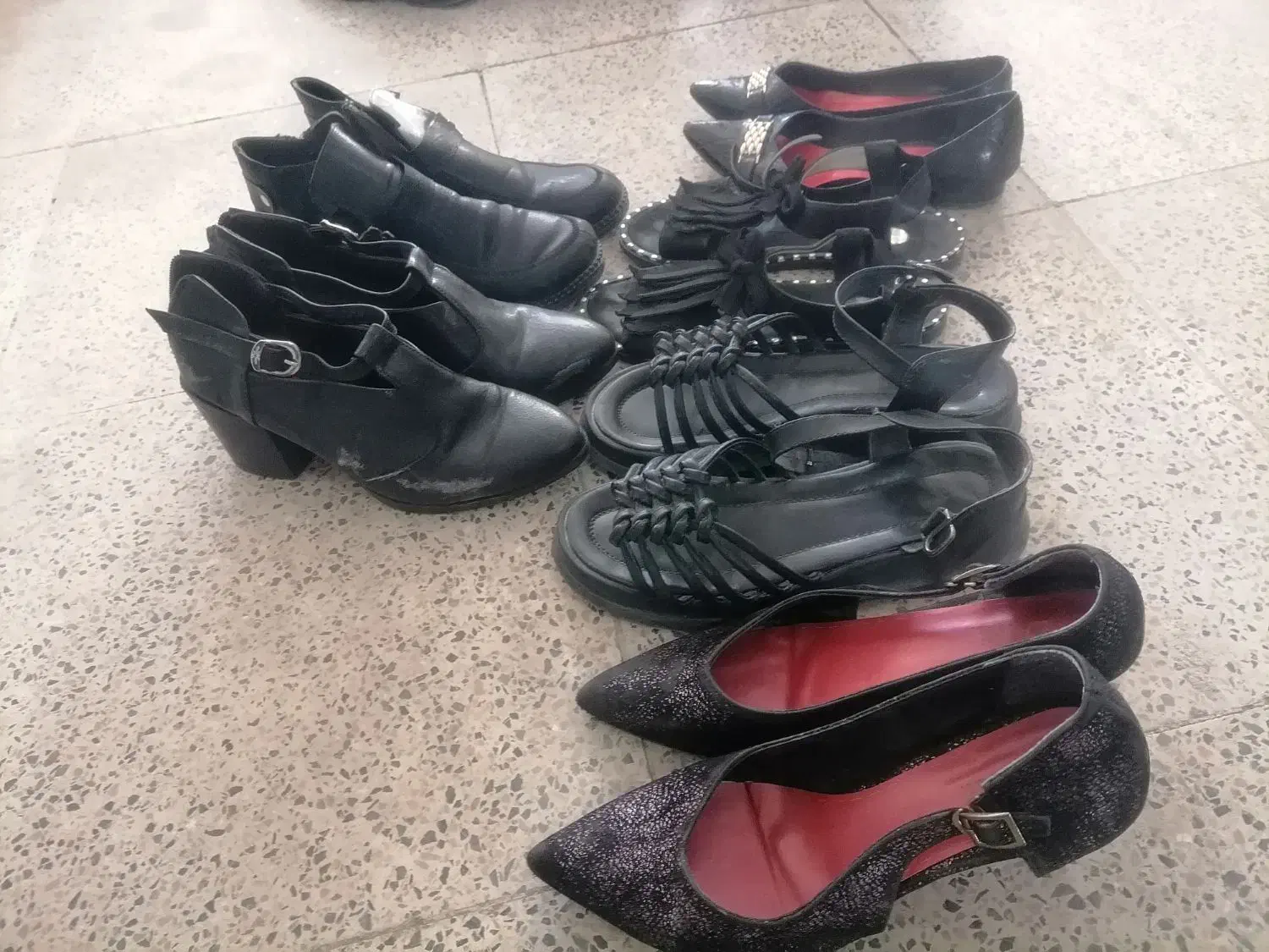 چند جفت کفش زنانه، اسکیت، قالباق پراید|کیف، کفش، کمربند|کرمانشاه, |دیوار