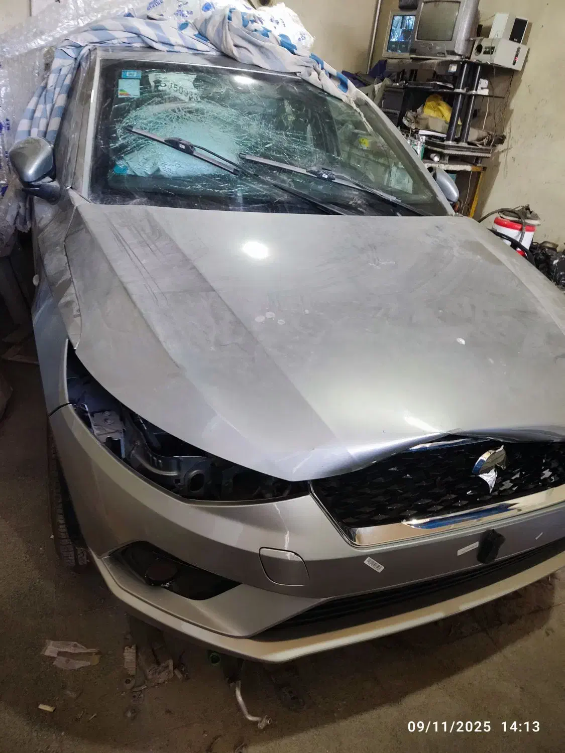 مدل 1404وی1 پلاس 6دنده دستی|خودرو سواری و وانت|اردبیل, |دیوار