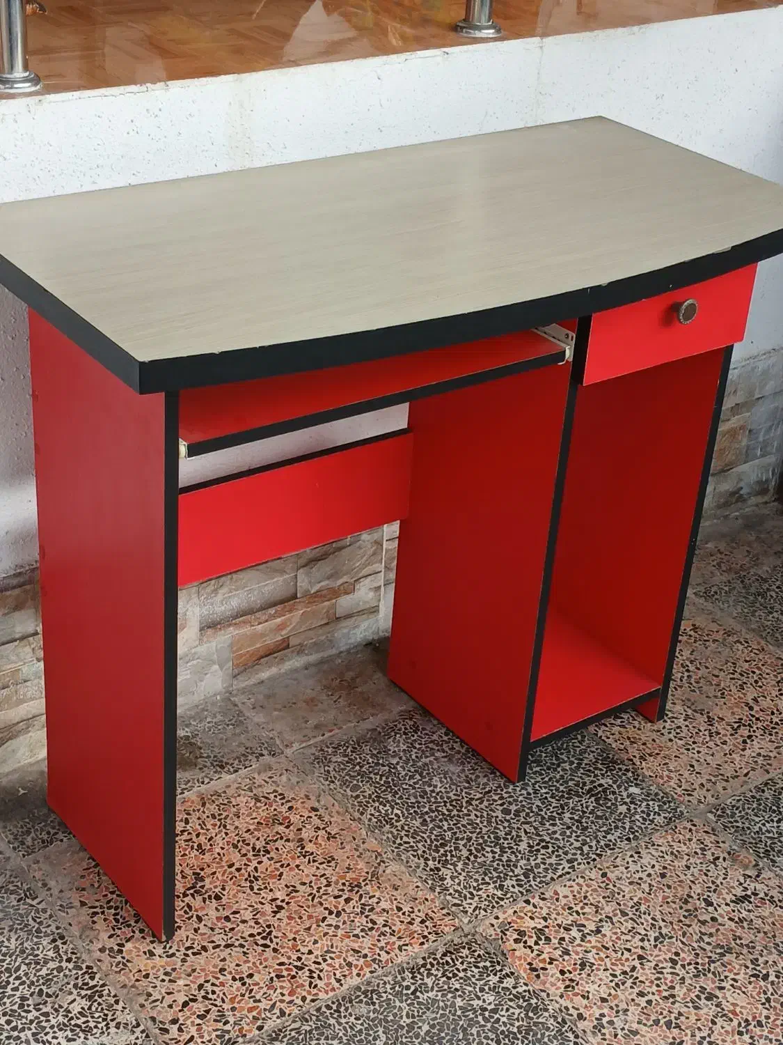 میز تحریر|میز تحریر و کامپیوتر|خمام, |دیوار