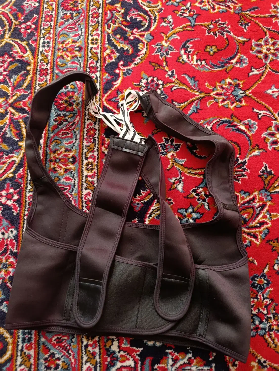 قوزبند طبی|لباس|تیران, |دیوار