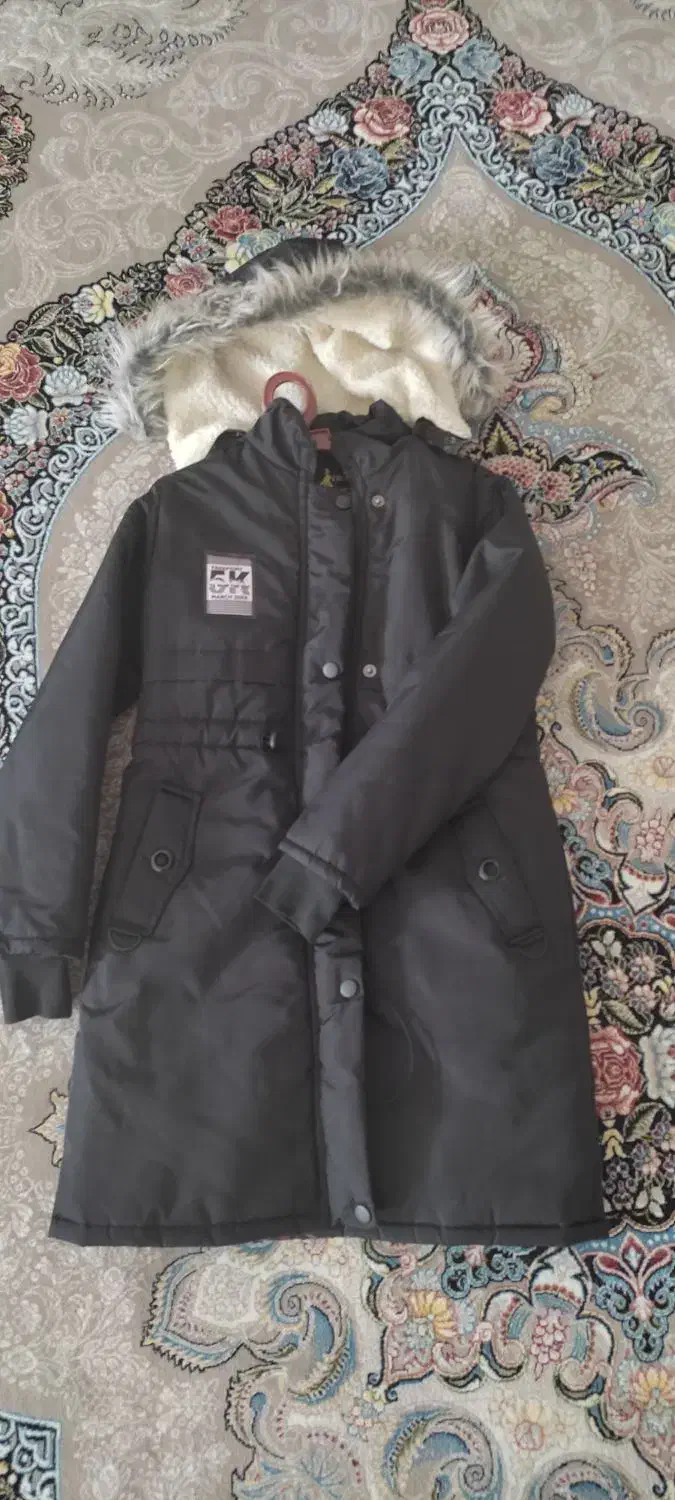 کاپشن ،هودی|لباس|فولادشهر, C4|دیوار