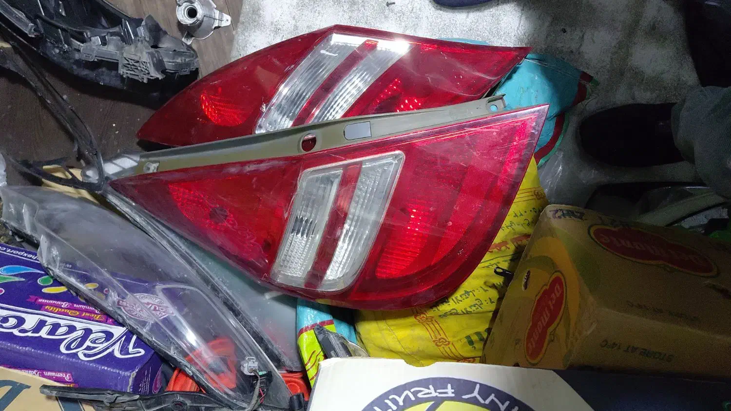 چراغ عقب بنز|قطعات یدکی و لوازم جانبی|تهران, هرندی|دیوار