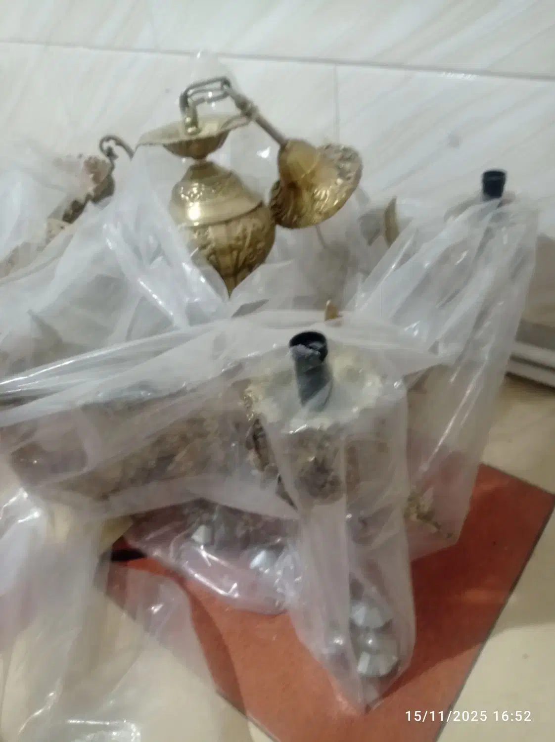 لوستر برنز ده شاخه بزرگ|لوستر و چراغ آویز|اراک, |دیوار