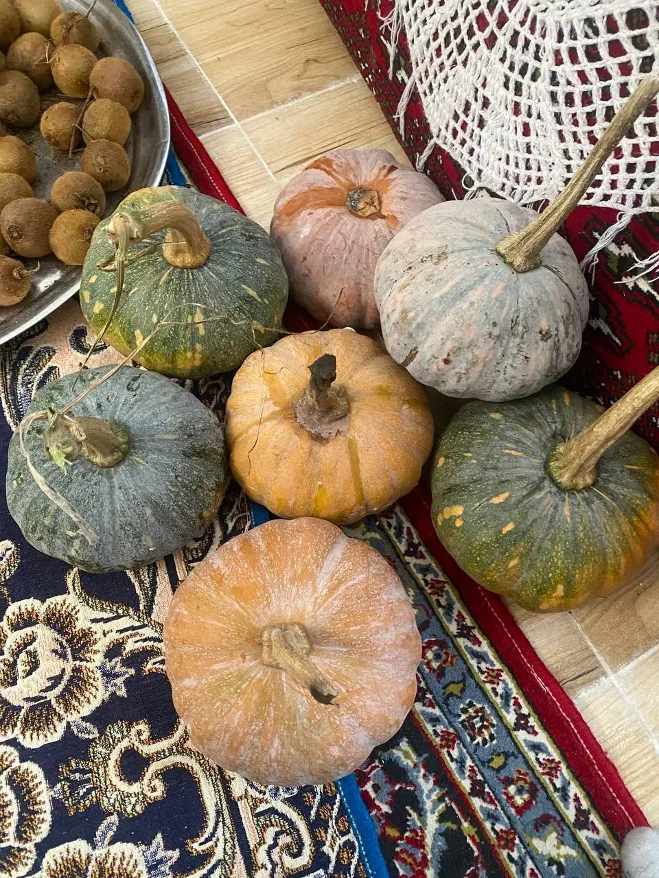 تعدادی کدو|خوردنی و آشامیدنی|واجارگاه, |دیوار