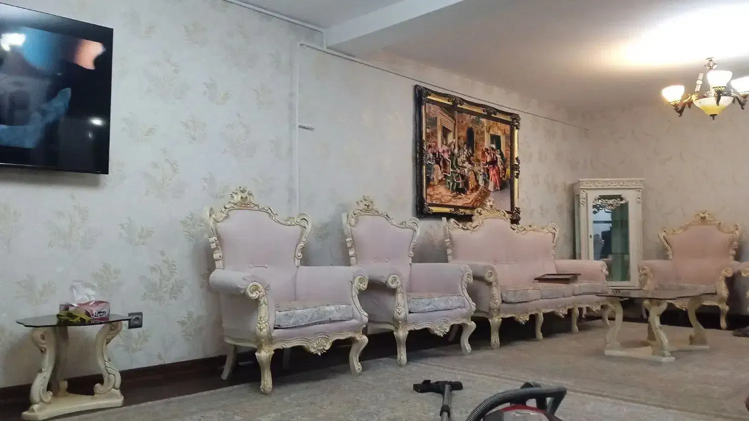 حراج مبلمان سلطنتی تمیز نو نو همراه کاور پارچه ای|مبلمان خانگی و میز عسلی|فولادشهر, A2|دیوار