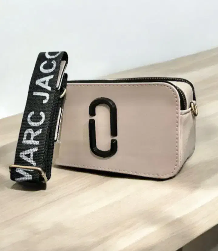 کیف|کیف، کفش، کمربند|شیروان (خراسان), |دیوار