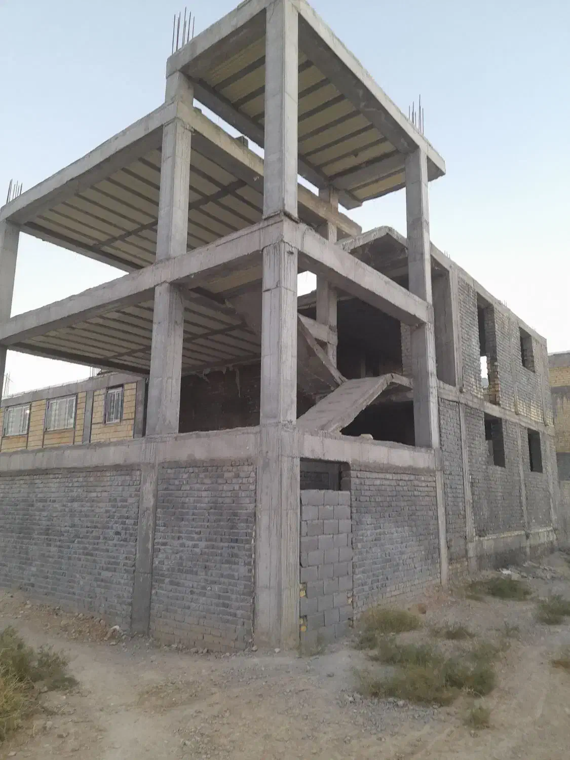 اسکلت دوطبقه|فروش خانه و ویلا|شیراز, شهرک صادقیه|دیوار