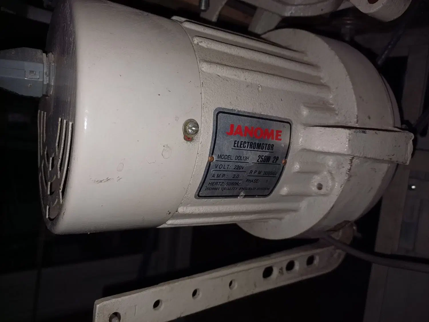 چرخ خیاطی صنعتی راسته دوز و میاندوز هانری|چرخ خیاطی و ریسندگی|گالیکش, |دیوار