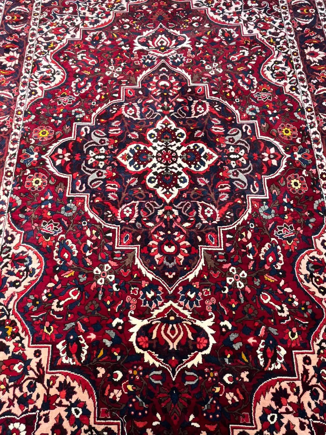 جفت 6 متری بختیاری در حد نو سالم و تمیز|فرش|اصفهان, نقش جهان|دیوار