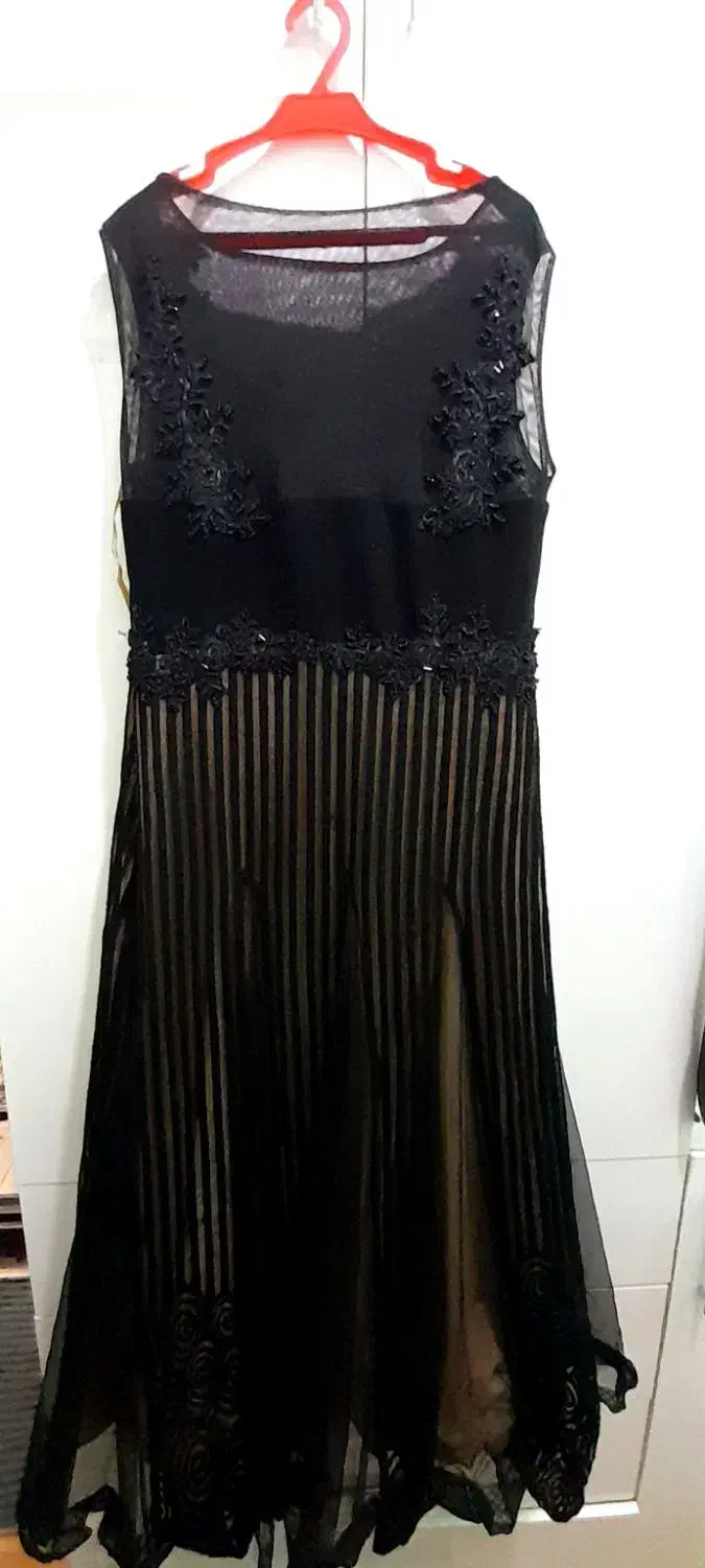 لباس مجلسی|لباس|نیشابور, فرح بخش|دیوار