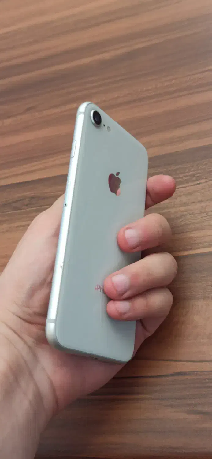 ایفون ۸ سفید در حد نو|موبایل|تبریز, |دیوار