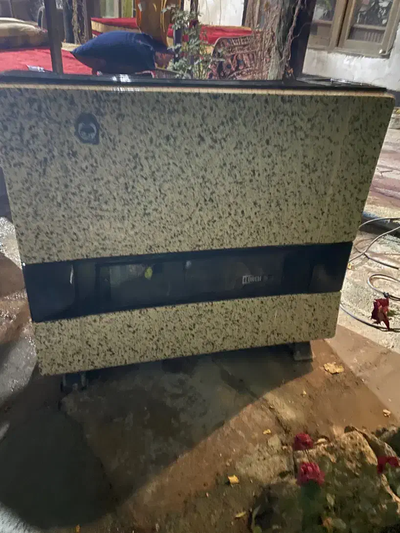 بخاری عتیقه|کلکسیون اشیاء عتیقه|شهرکرد, |دیوار