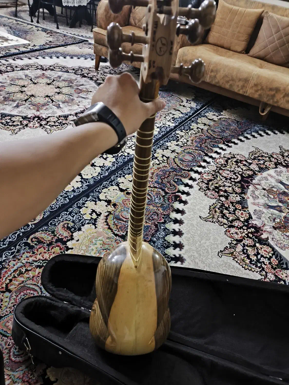 تار سه مهر رضا کلهر|سازهای سنتی|شیراز, پودنک|دیوار